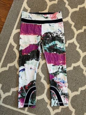 Lululemon Inspire Crops